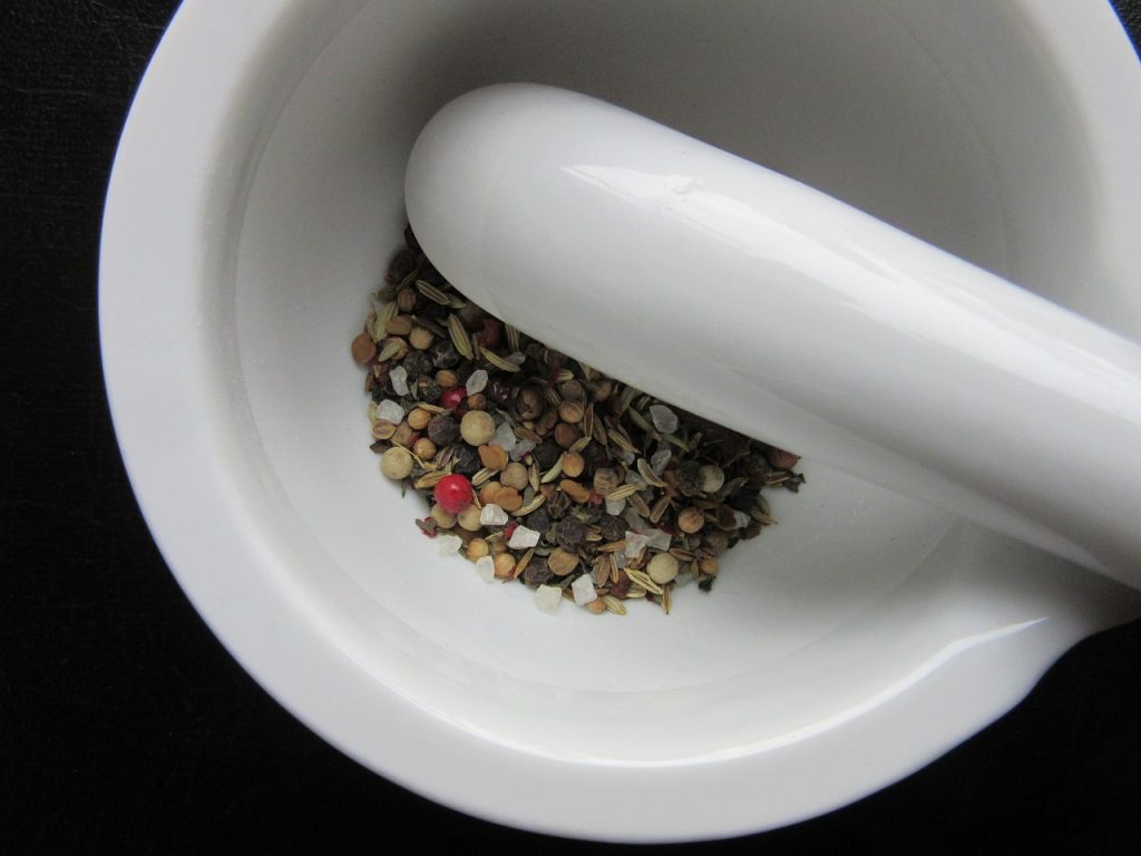 mortar, spices, porcelain-602171.jpg